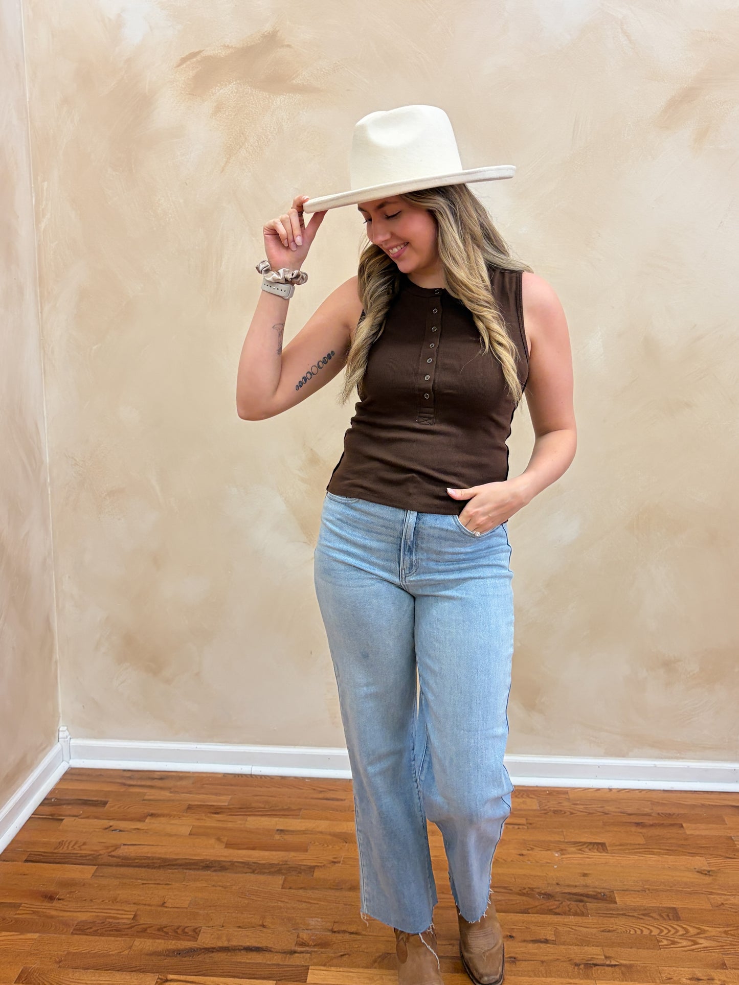 Lainey Henley Tank | Chocolate