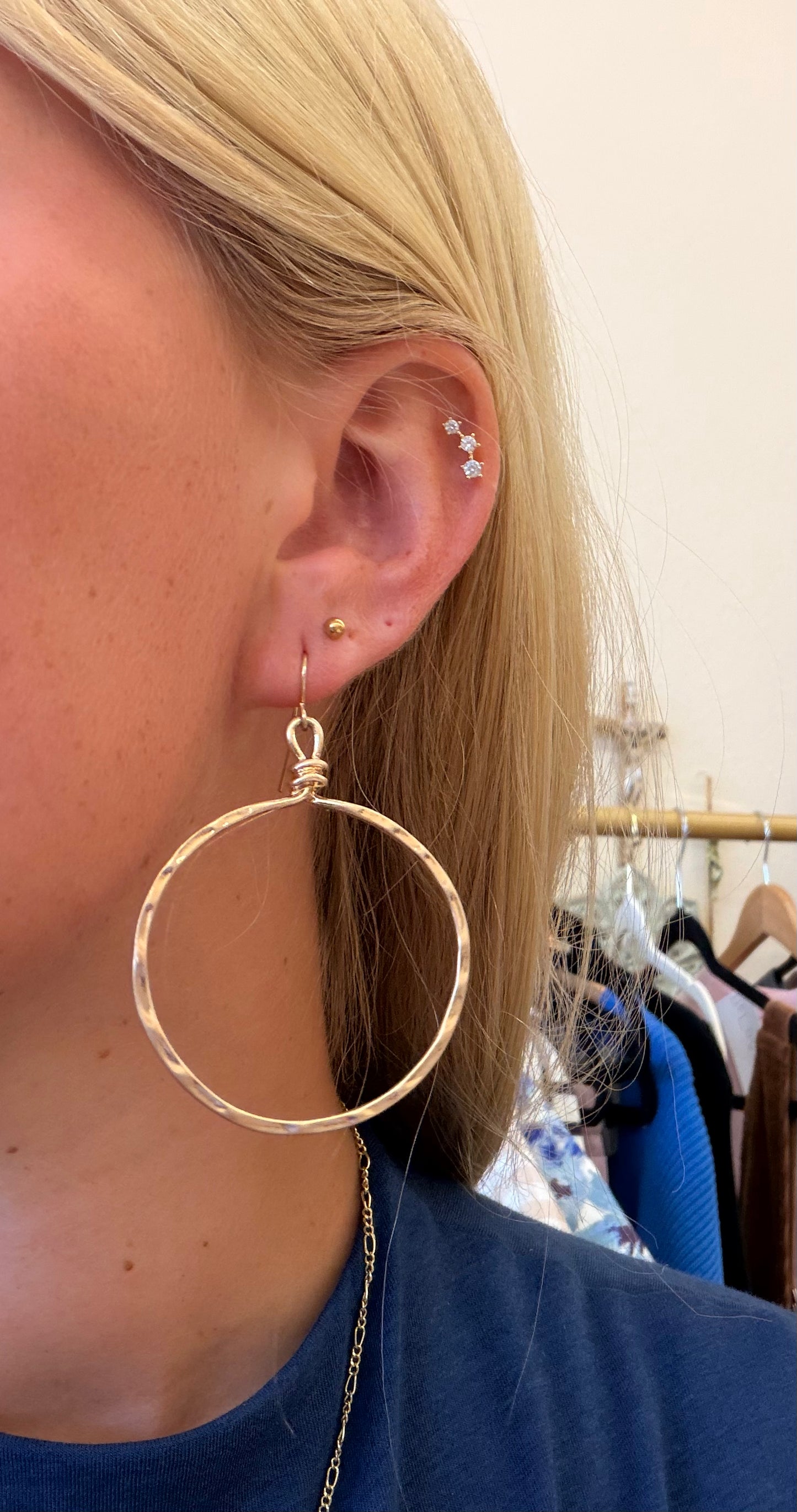 Gold Large Hoop w/ Twist