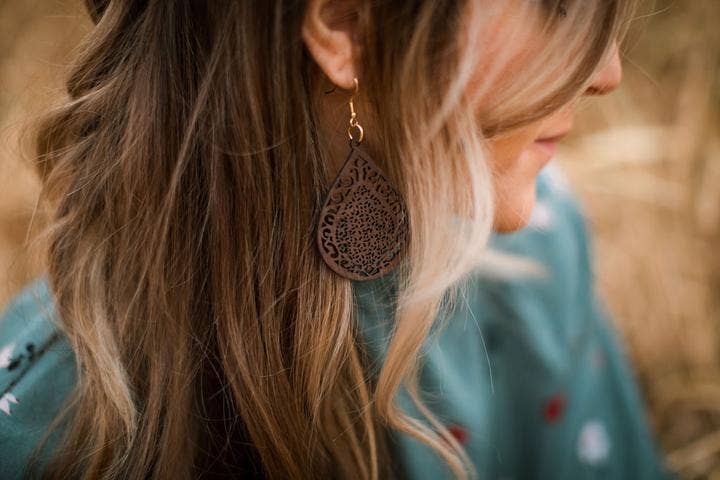 Simonette Vintage Drop Wooden Earrings