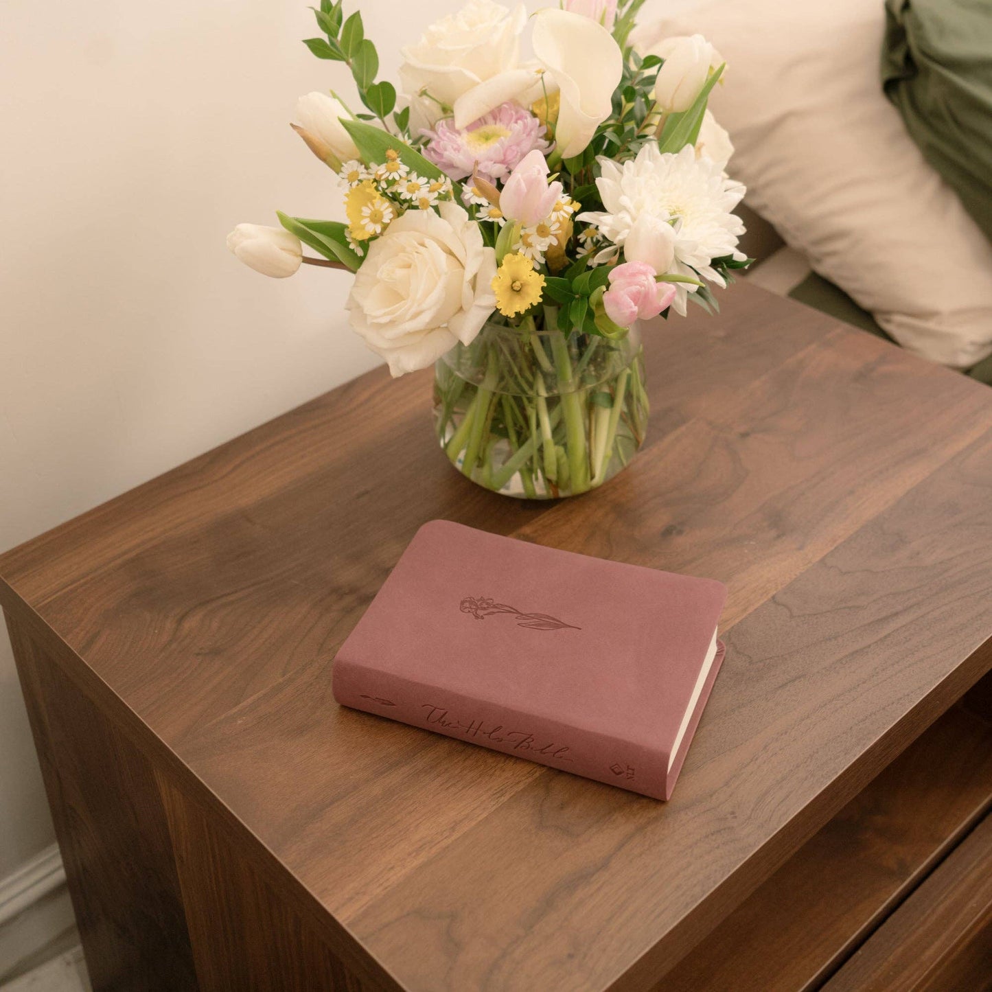 Helena Theme | NLT Compact Bible
