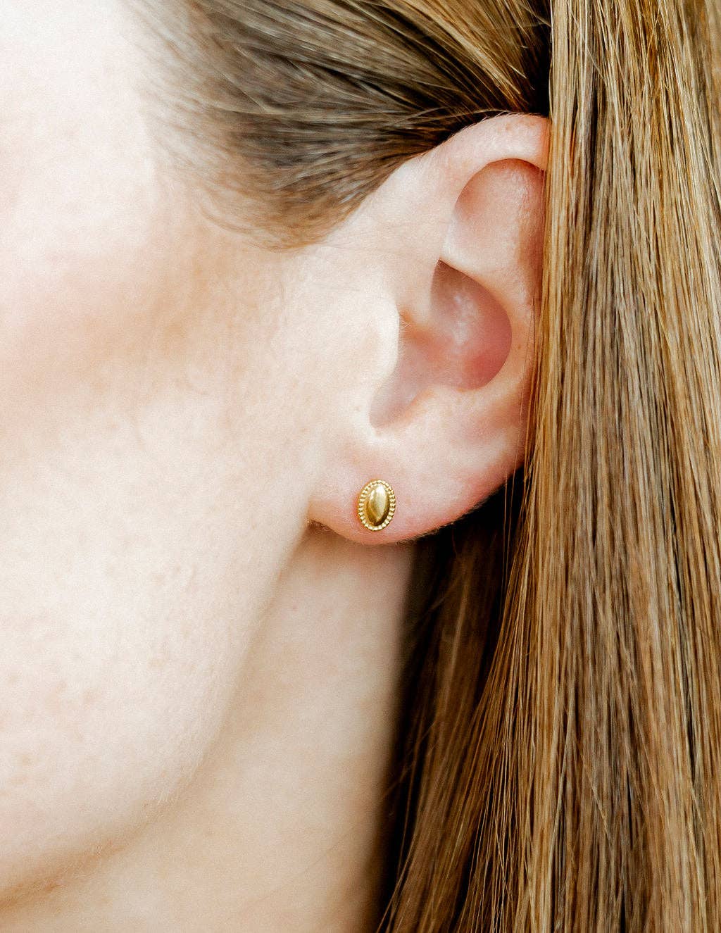 Screwback Stud Earrings - Drew Oval Gold